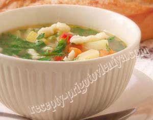 Суп овощной на мясном бульоне