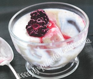 Паннакотта с ежевикой
