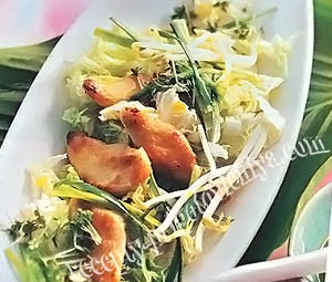 Азиатский салат с курицей