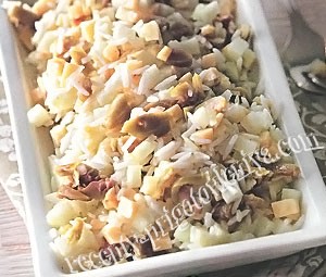 Рисовый салат с оливками 