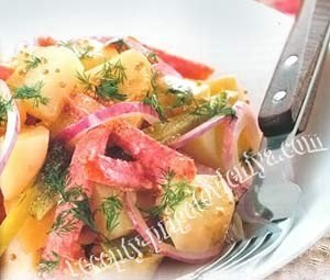 Картофельный салат с салями