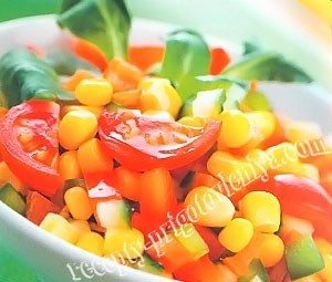 Овощной салат с кукурузой