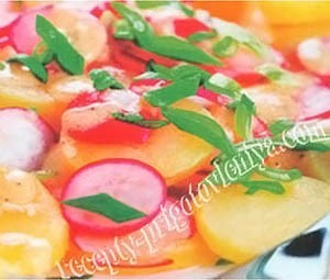Салат с редисом и картофелем