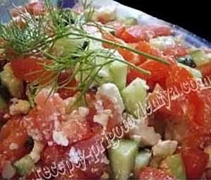 Салат из помидоров и яблок