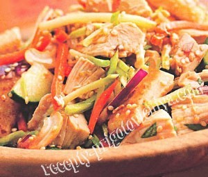 Куриный салат с кунжутом