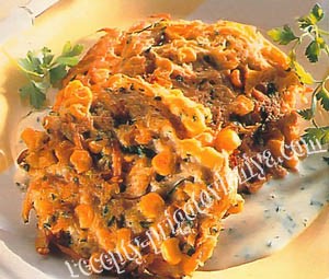 Овощные оладьи с соусом