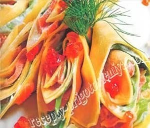 Блинные рулетики с семгой
