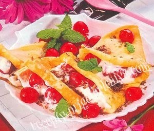 Блинчики с творогом и вишней