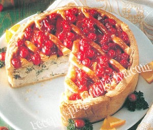 Пирог с индейкой и клюквой