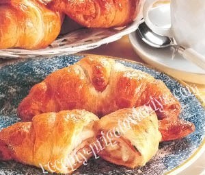 Круассаны с сыром и ветчиной