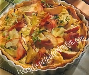 Пирог с луком-пореем и сыром