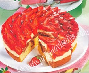 Мраморный пирог с ягодами