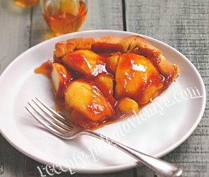 Яблочный пирог с карамелью