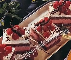 Пирожные с малиновым кремом