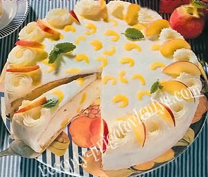 Торт с нектаринами