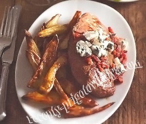 Говядина с рокфором и беконом