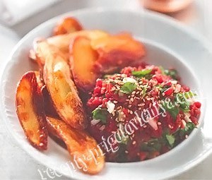 Тартар из говядины с соусом