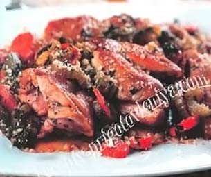 Кролик с грецкими орехами