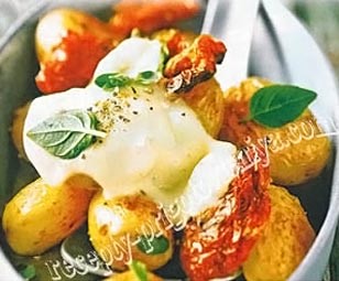 Молодой картофель под сыром