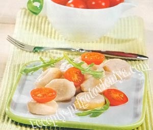 Картофельные ньокки с помидорами