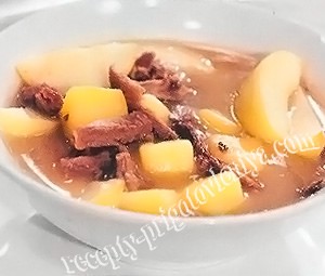 Запеченный гусь с яблоками
