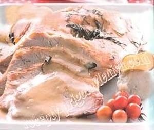 Индейка жаренная под соусом