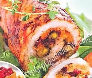 Мясной рулет с сухофруктами
