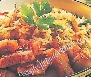 Утиная грудка на рисе с овощами
