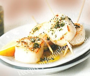 Морские гребешки с соусом