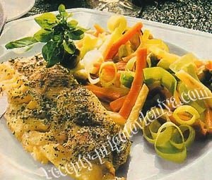 Морской окунь с овощами