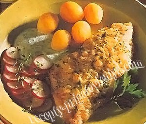 Морской окунь с соусом
