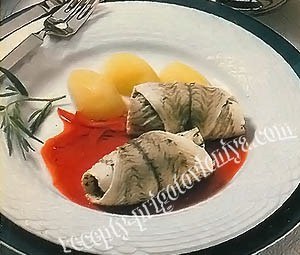 Рулетики из трески с соусом